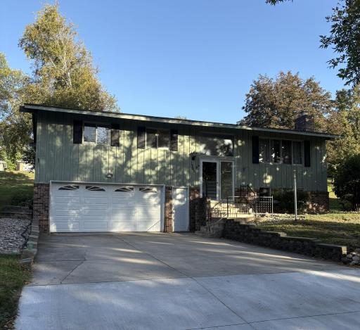 1308 Oak Drive, Montevideo, MN 56265