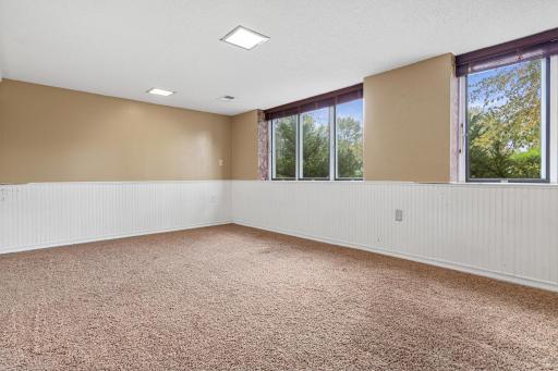 13817 Thomas Avenue S, Burnsville, MN 55337