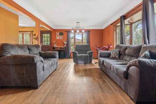 13817 Thomas Avenue S, Burnsville, MN 55337