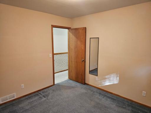 909 Bradford Avenue, Argyle, MN 56713