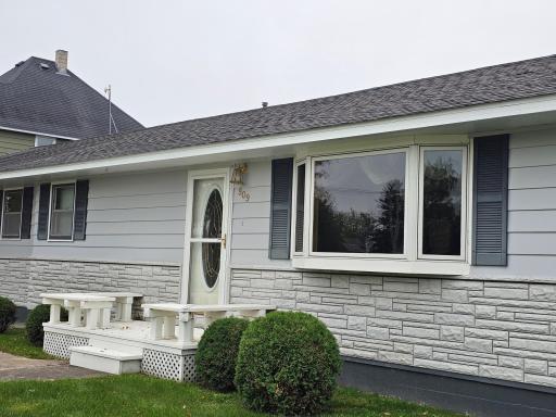 909 Bradford Avenue, Argyle, MN 56713