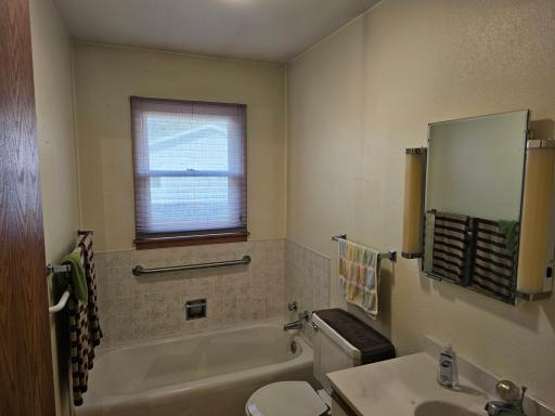 909 Bradford Avenue, Argyle, MN 56713