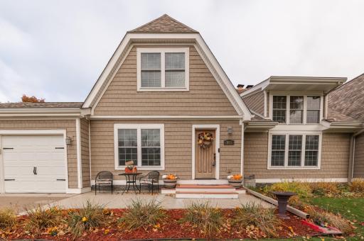 955 Brooks Court, Saint Paul, MN 55109