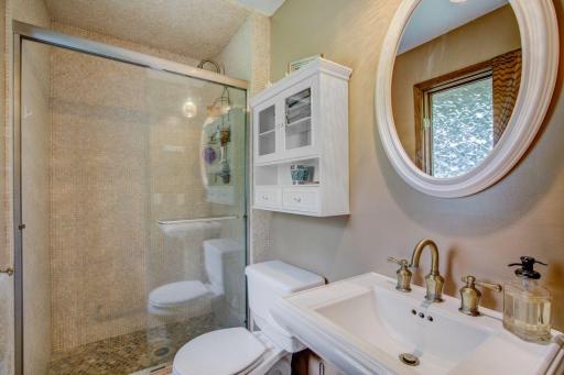 5645_Grant_Lorenz_Rd_Shorewood-11-original-Bathroom_1080.jpg