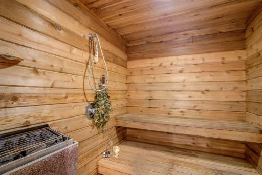 5645_Grant_Lorenz_Rd_Shorewood-16-original-Sauna_1080.jpg