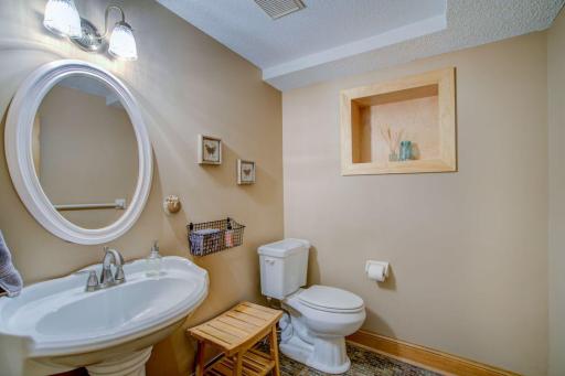 5645_Grant_Lorenz_Rd_Shorewood-20-original-Bathroom_1080.jpg