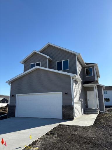 833 60th Avenue W, West Fargo, ND 58078