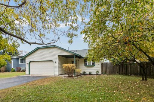 6724 Sandlewood Road, Woodbury, MN 55125