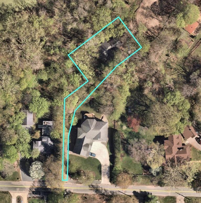 Welcome to 20450 Linwood Road in the heart of Cottagewood!