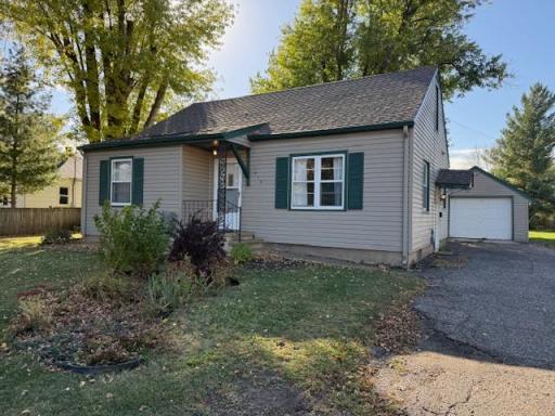 916 Linn Avenue SW, Owatonna, MN 55060
