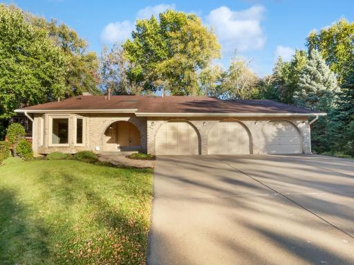 1531 Briarknoll Circle, Saint Paul, MN 55112