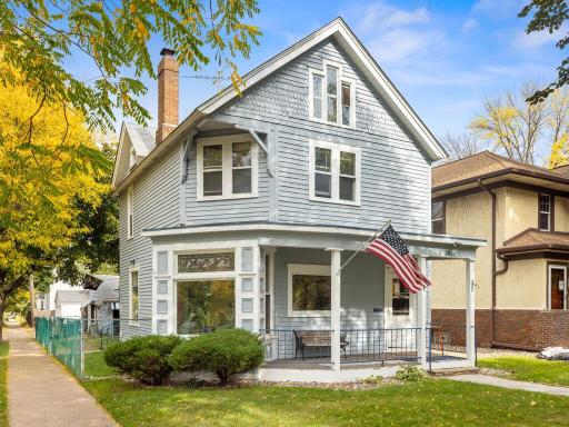 1037 St Clair Ave Saint Paul MN 55105 USA-002-028-001-MLS_Size (2).jpg
