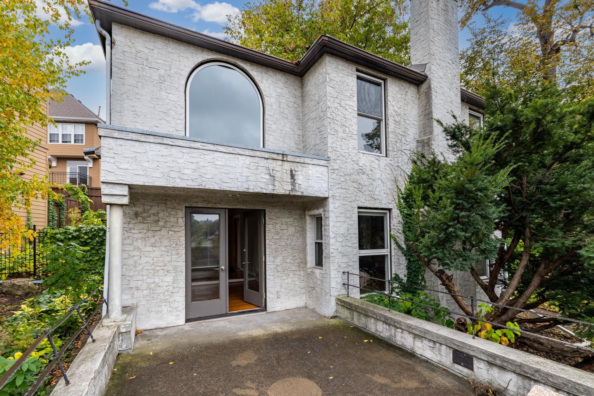Property photo for 233 Groveland Avenue, Minneapolis, MN 55403