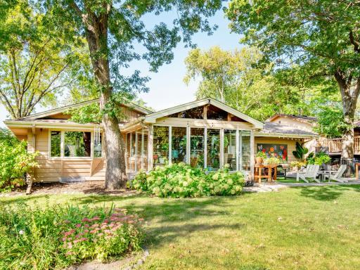 33 19th Avenue SW, Saint Paul, MN 55112