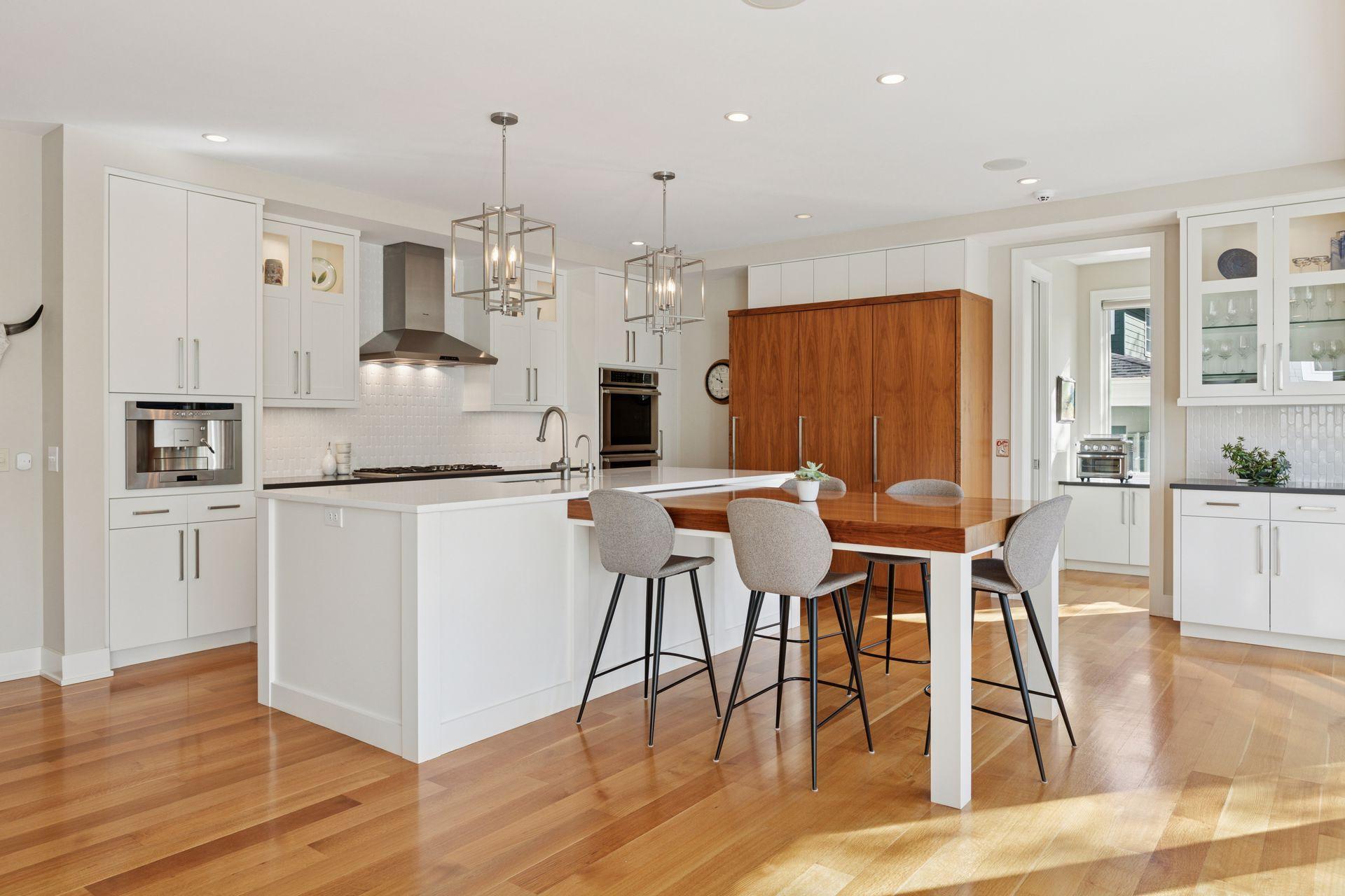 3509 West 55th Street - Spacecrafting - 0027.jpg