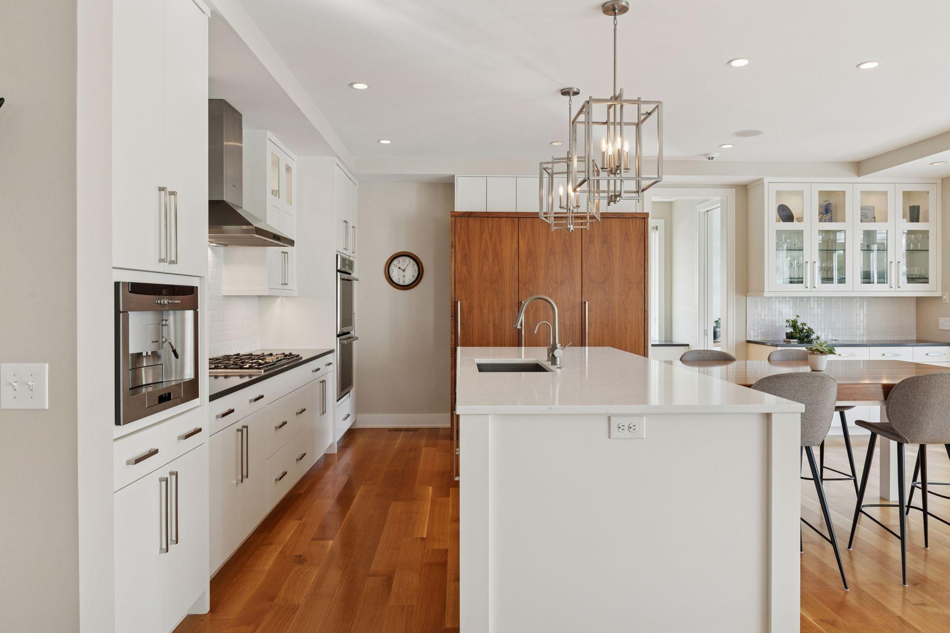 3509 West 55th Street - Spacecrafting - 0037.jpg