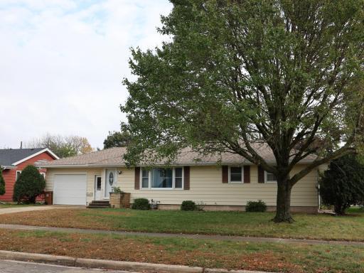 905 16th Street SW, Austin, MN 55912