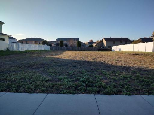 4795 Woodhaven Drive S, Fargo, ND 58104