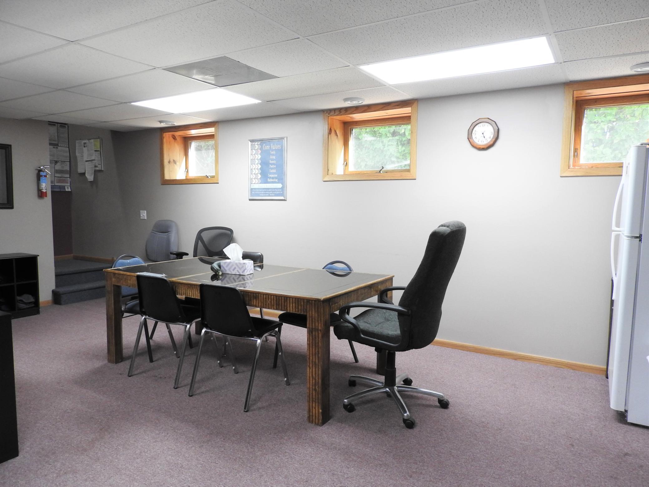 Upper unit meeting/break room
