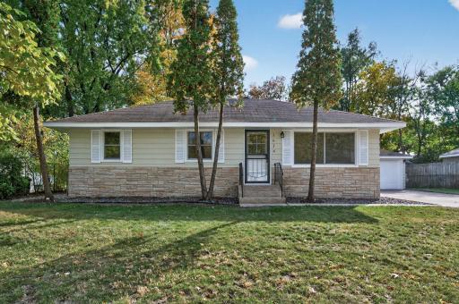 1614 Hillview Road, Saint Paul, MN 55126