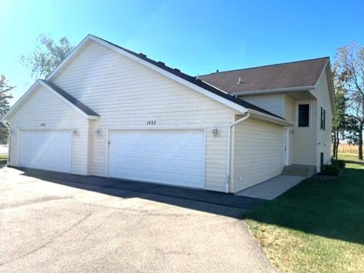 1053 Prairie View Drive SW, Hutchinson, MN 55350