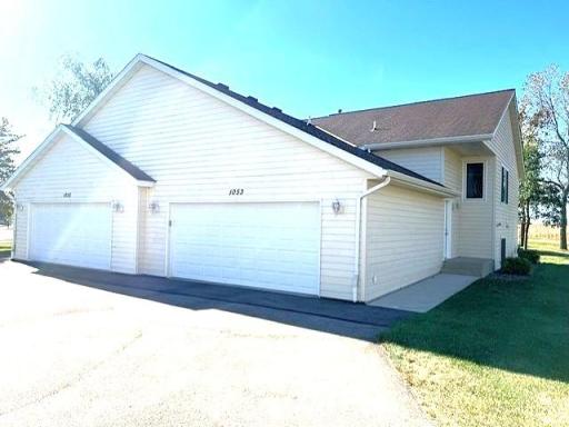 Photo for 1053 Prairie View Drive SW, Hutchinson, MN 55350 - listing #6803243 1053 Prairie View Drive SW, Hutchinson, MN 55350
