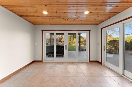 2206 Paris Avenue N, Stillwater, MN 55082