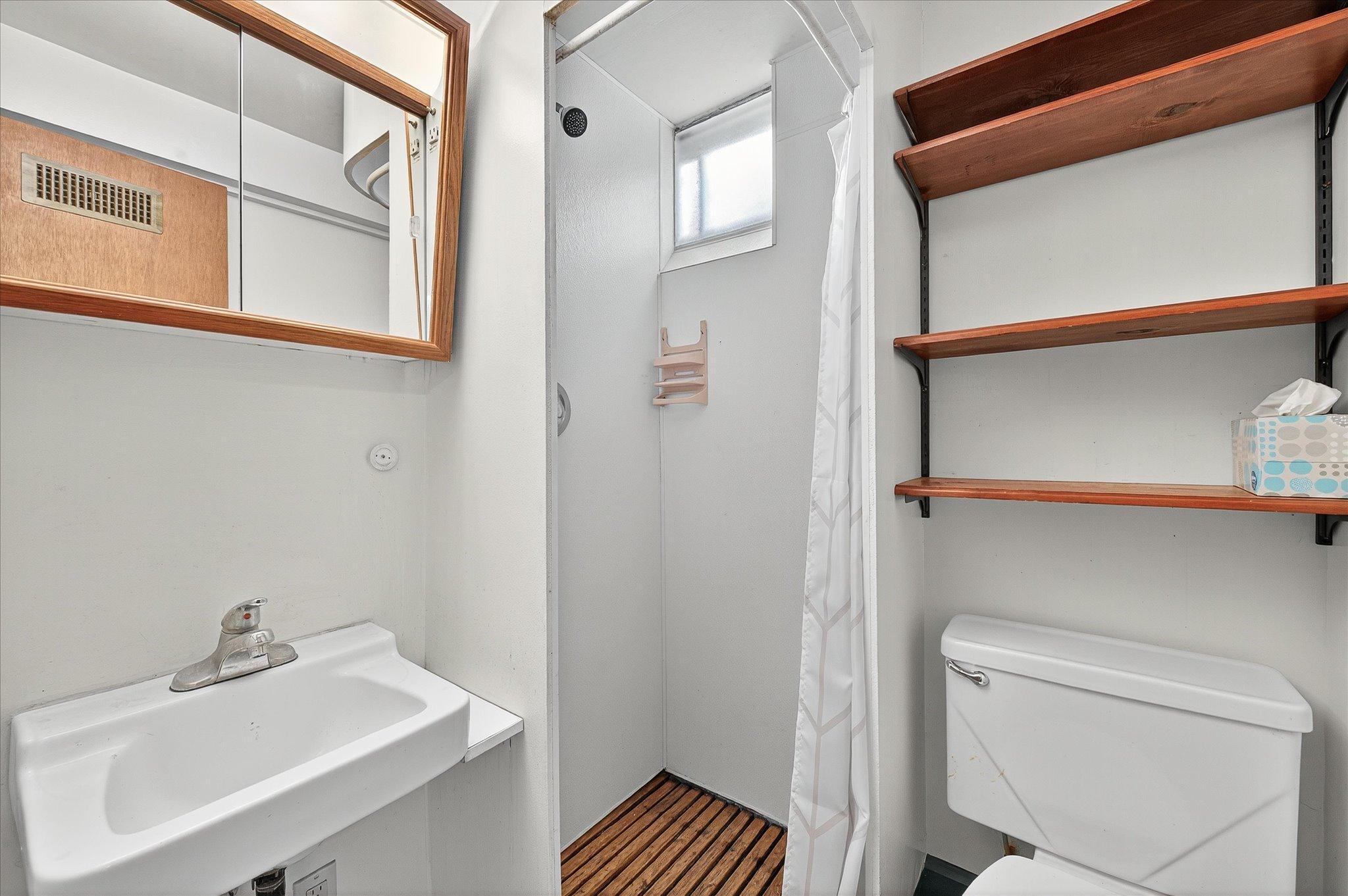 27-8519 Stevens Ave-27.jpg