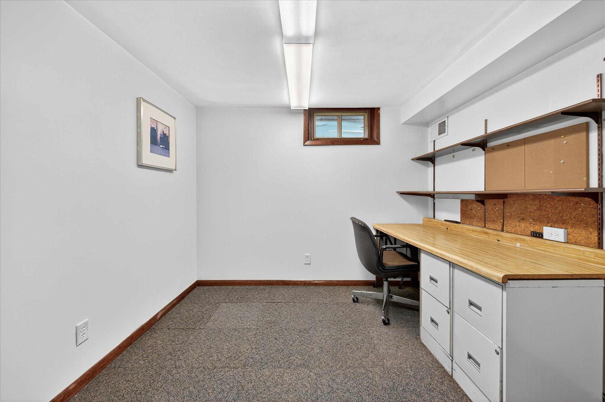 23-8519 Stevens Ave-23.jpg