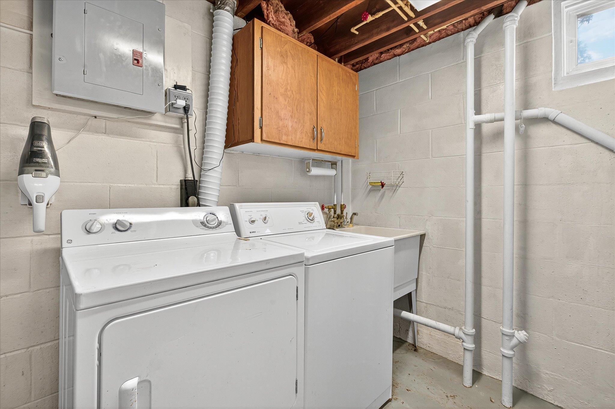 28-8519 Stevens Ave-28.jpg