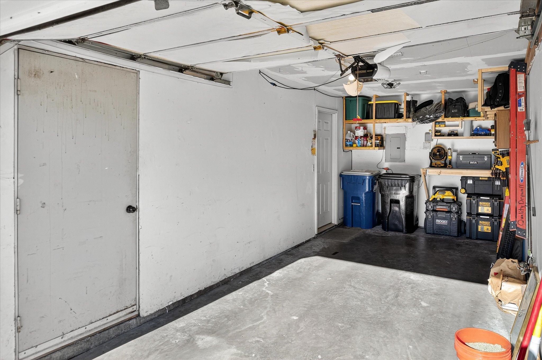 30-8519 Stevens Ave-30.jpg