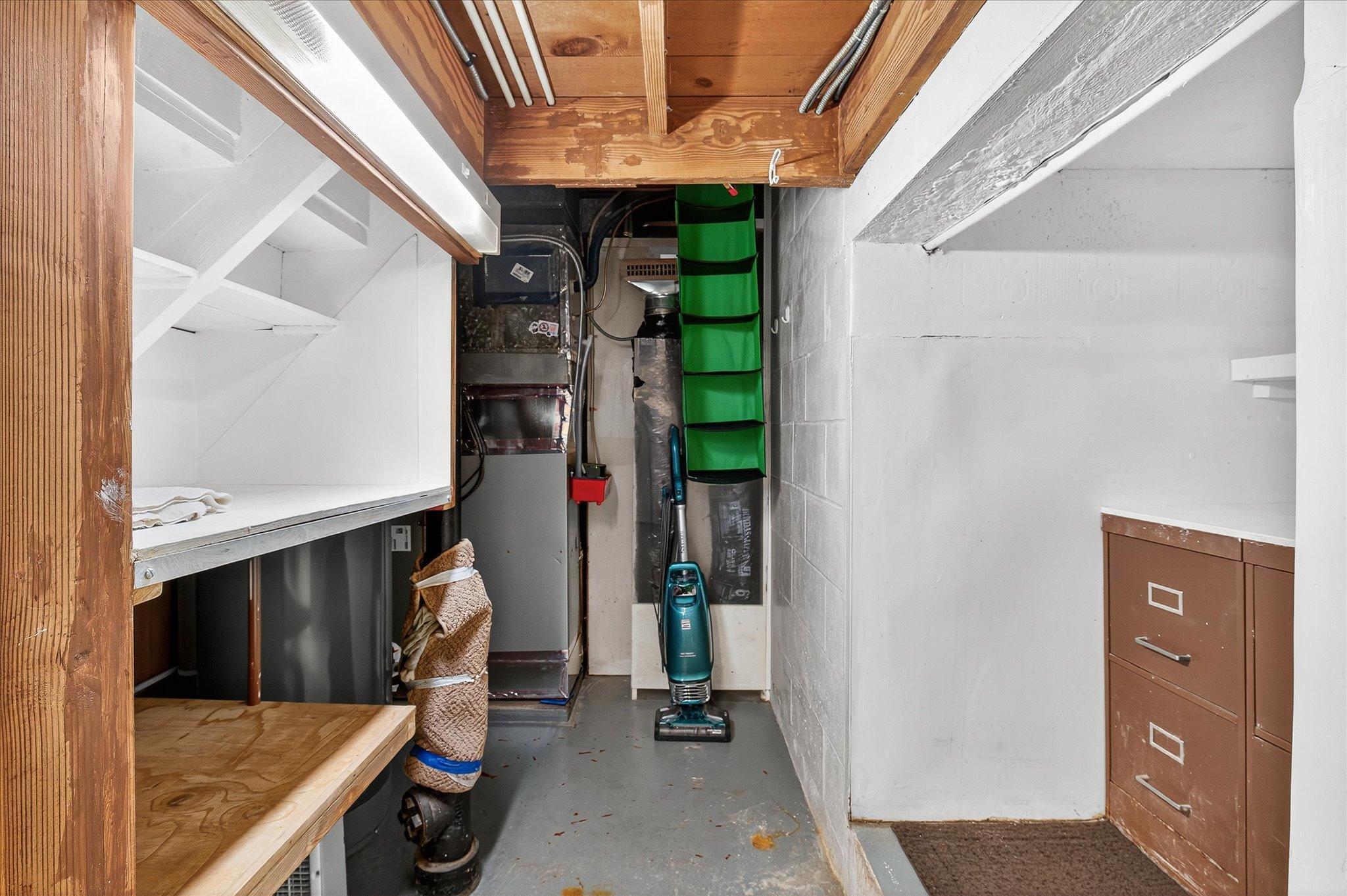 29-8519 Stevens Ave-29.jpg