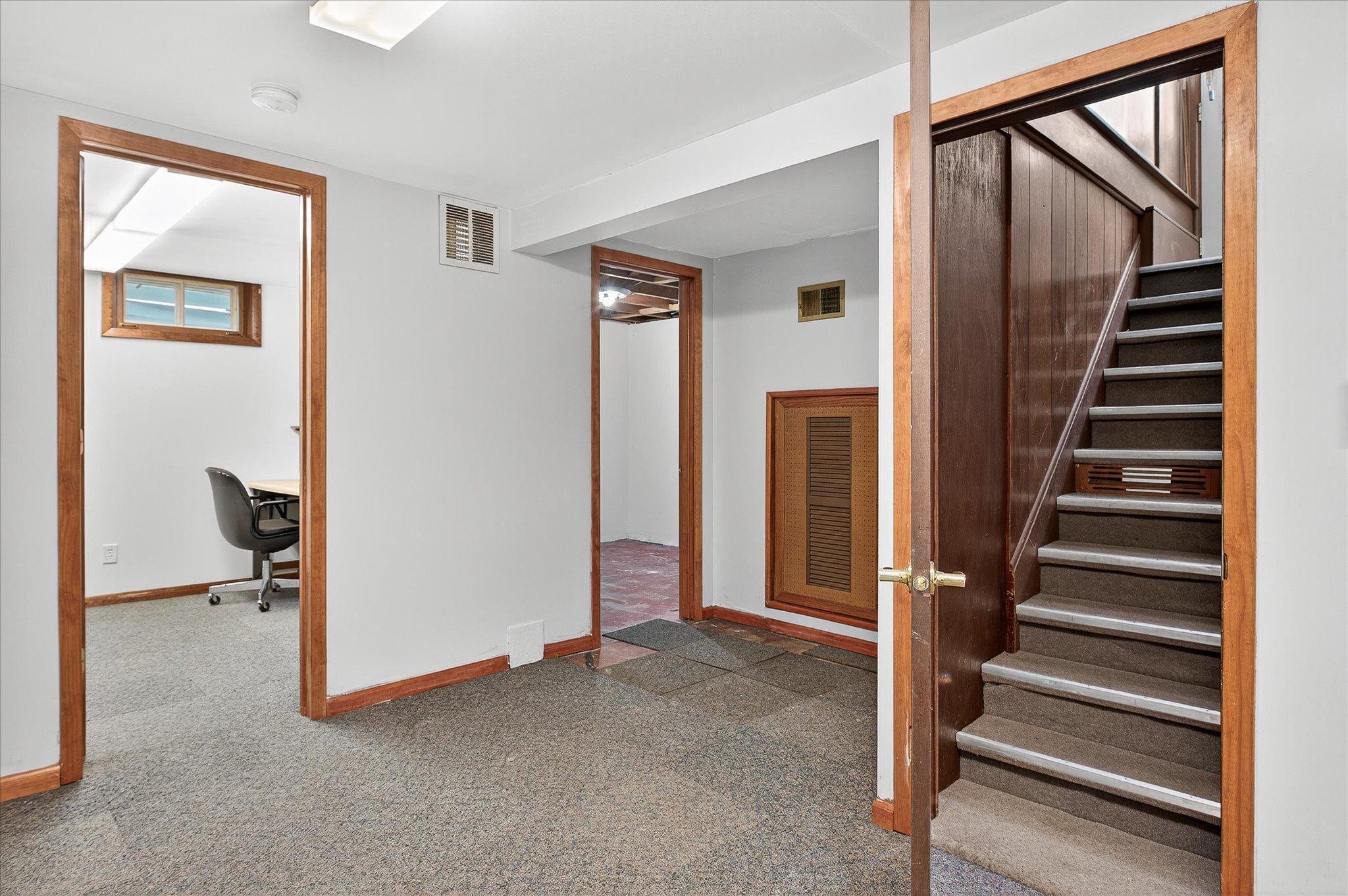 21-8519 Stevens Ave-21.jpg