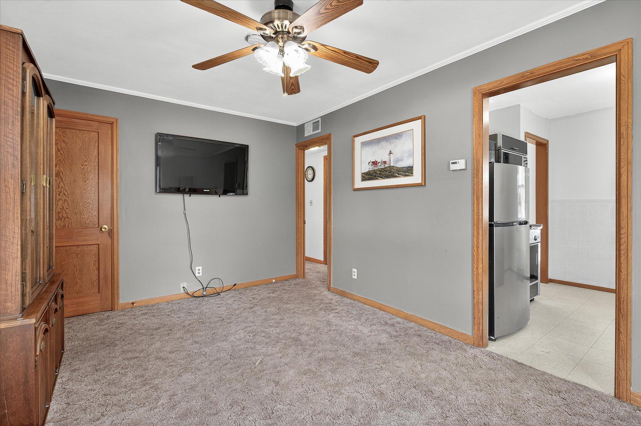 10-8519 Stevens Ave-10.jpg