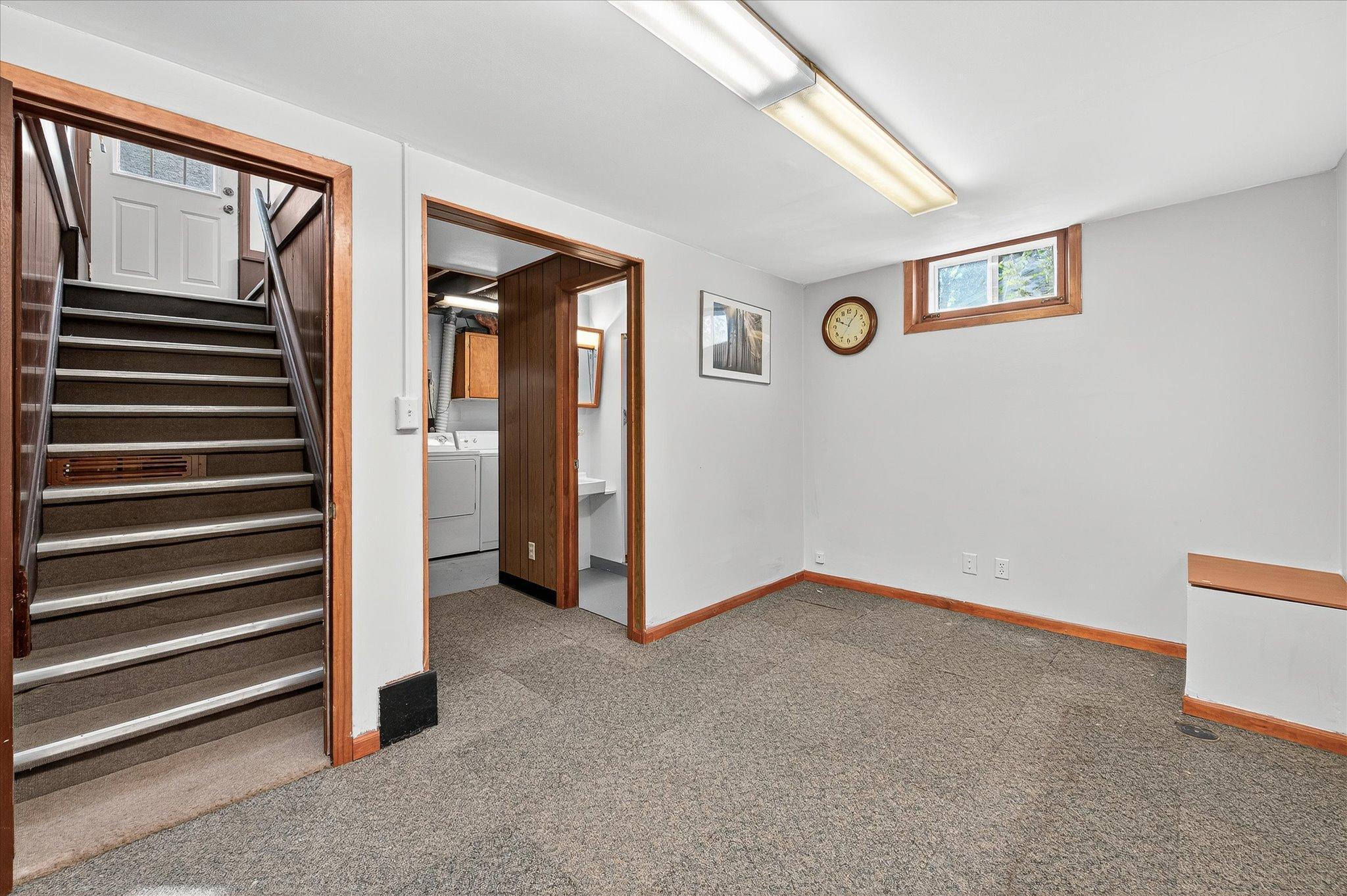 20-8519 Stevens Ave-20.jpg