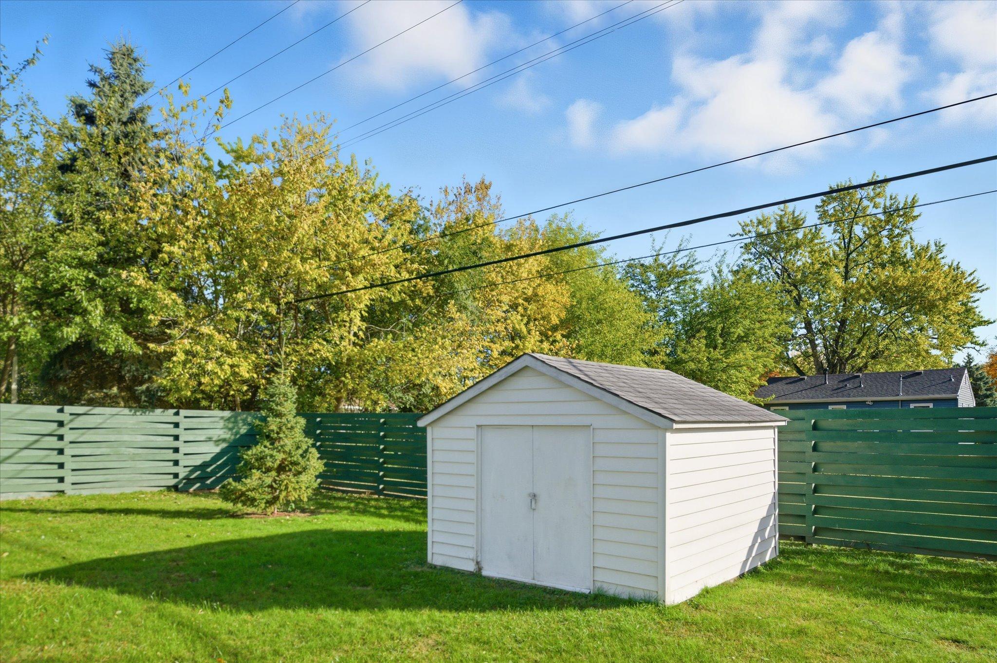 07-8519 Stevens Ave-7.jpg