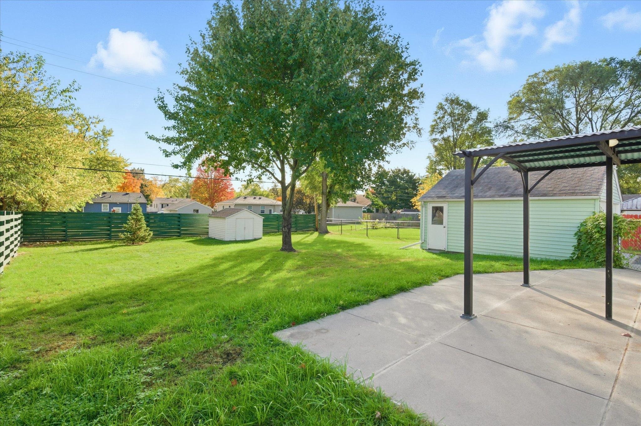 03-8519 Stevens Ave-3.jpg