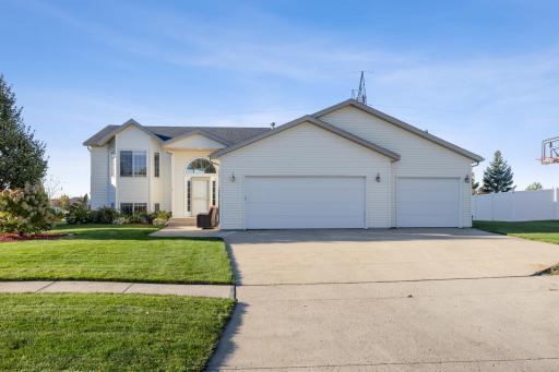 537 S Sedona Drive, West Fargo, ND 58078