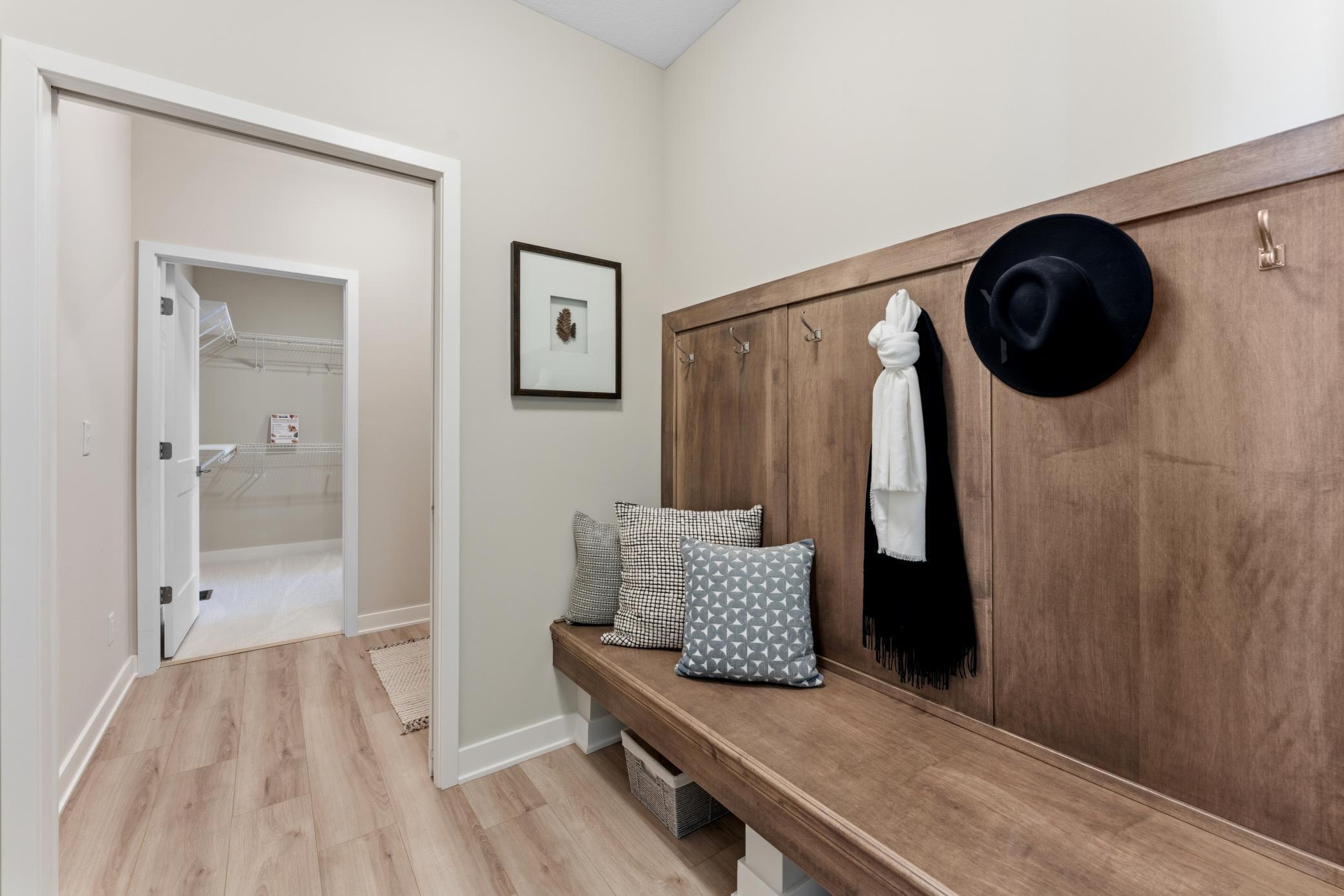 Boot-bench off of the garage