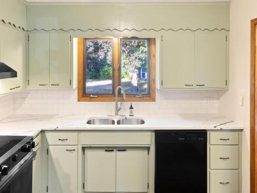 9020 Blaisdell Ave S Minneapolis MN 55420 USA-013-004-016-MLS_Size.jpg