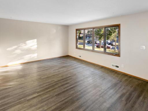 9020 Blaisdell Ave S Minneapolis MN 55420 USA-005-002-010-MLS_Size.jpg