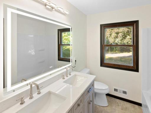 9020 Blaisdell Ave S Minneapolis MN 55420 USA-021-026-026-MLS_Size.jpg