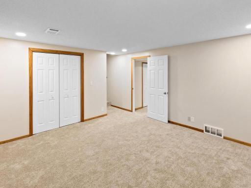 9020 Blaisdell Ave S Minneapolis MN 55420 USA-025-017-032-MLS_Size.jpg