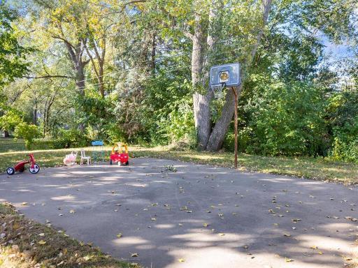 9020 Blaisdell Ave S Minneapolis MN 55420 USA-056-010-005-MLS_Size.jpg