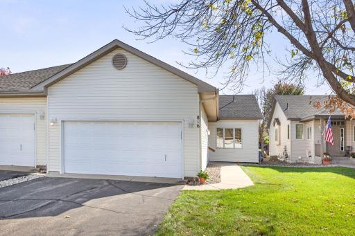 816 Regent Drive, Shakopee, MN 55379