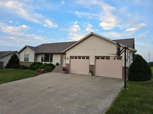 Photo for 404 Crestview Court, Goodhue, MN 55027 - listing #6803963 404 Crestview Court, Goodhue, MN 55027