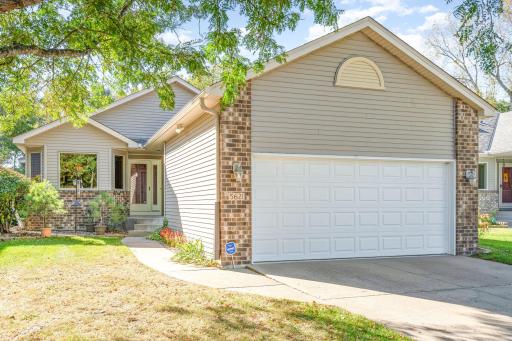 5621 Heather Ridge Court, Saint Paul, MN 55126