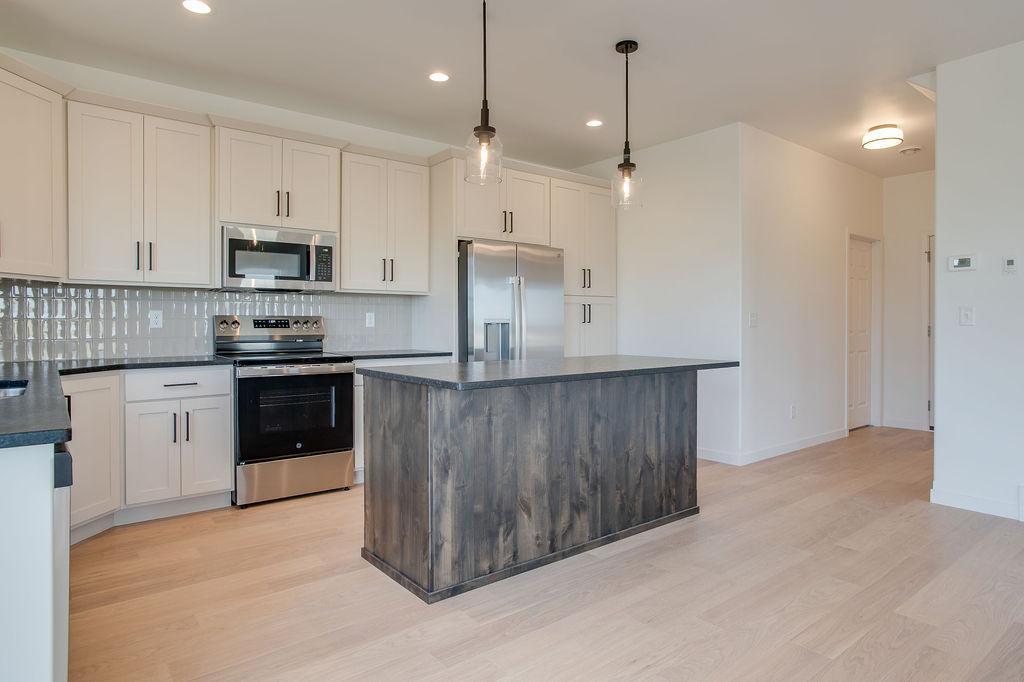2304_37th_AVE_S-9.jpg