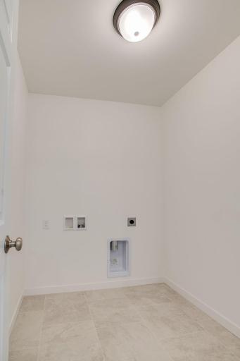 2304 37 Avenue S, Moorhead, MN 56560