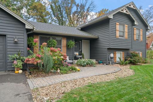 Photo for 442 Juniper Court, Mahtomedi, MN 55115 - listing #6804217 442 Juniper Court, Mahtomedi, MN 55115